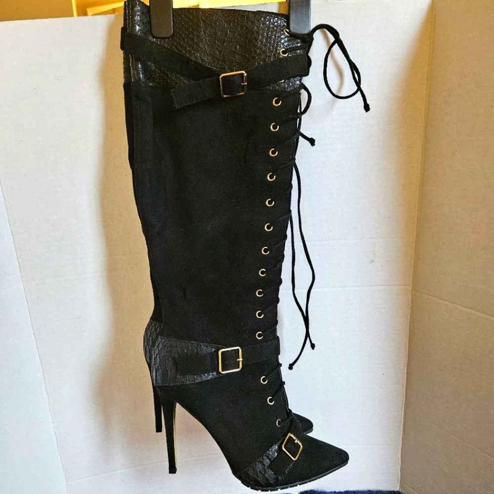 bebe Beverlyn Lace-up Lug Sole Boots - Size Women's 8